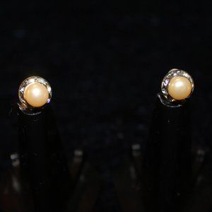 Pearl and rhinestone set on Screw post on Earrings